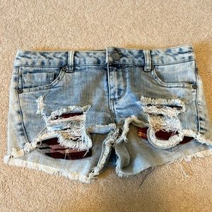 Light denim jean shorts, hippie laundry, flannel pockets